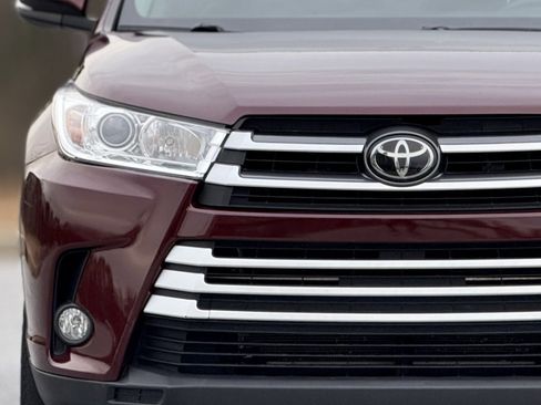 Used 2019 Toyota Highlander XLE image 13