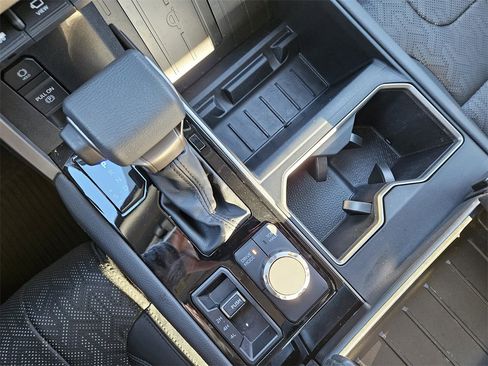 Used 2024 Toyota Tundra Limited image 19