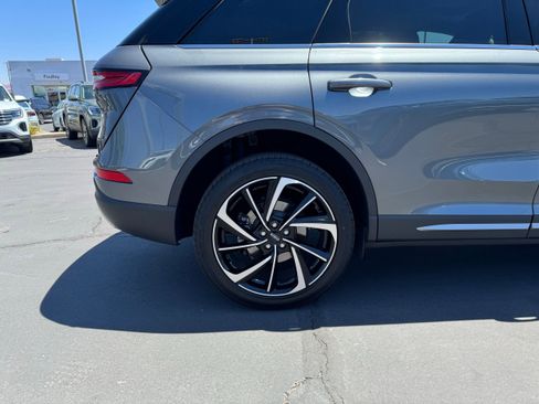 Used 2025 Lincoln Corsair Reserve w/ Equipment Group 202A AWD/4WD image 13