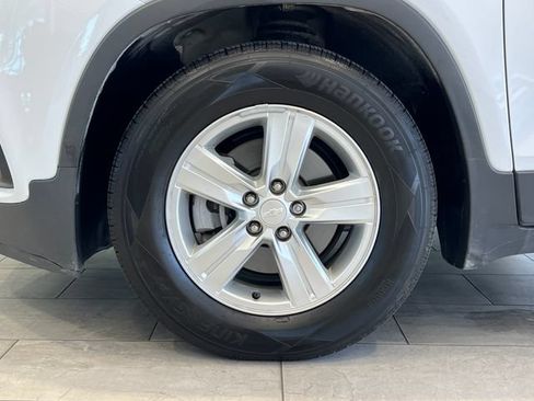Used 2020 Chevrolet Trax LS w/ Tint and Cruise Package FWD image 11