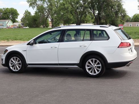 Used 2018 Volkswagen Golf Alltrack S AWD/4WD image 8