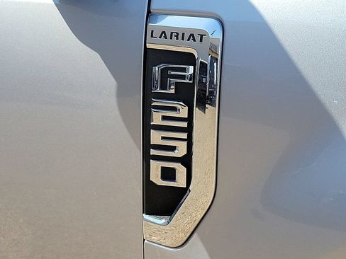 Used 2021 Ford F250 Lariat w/ Lariat Value Package AWD/4WD image 16