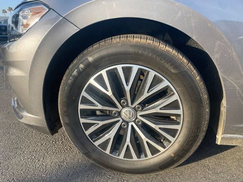 Used 2019 Volkswagen Jetta SE FWD image 7