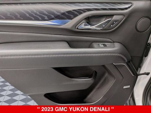 Used 2023 GMC Yukon Denali w/ Advanced Technology Package AWD/4WD image 30