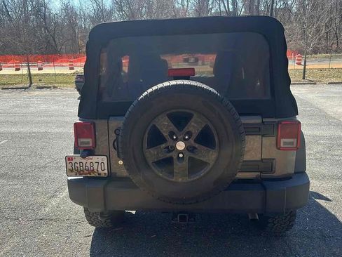 Used 2018 Jeep Wrangler Unlimited Sport S image 6