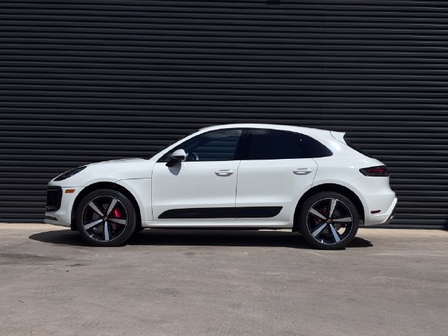 Certified 2025 Porsche Macan S AWD/4WD image 2