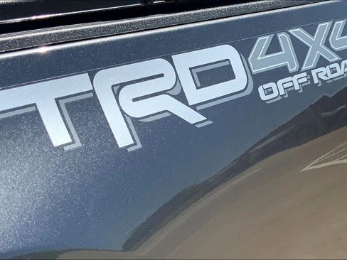 Used 2020 Toyota Tacoma TRD Off-Road AWD/4WD image 30