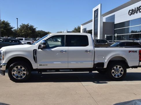 Used 2024 Ford F250 Lariat w/ Chrome Package image 12