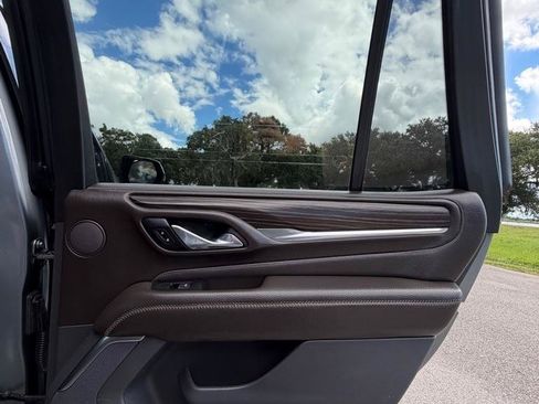 Used 2021 GMC Yukon Denali w/ Denali Premium Package RWD image 17