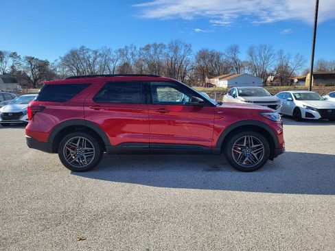 Used 2025 Ford Explorer ST-Line w/ ST-Line Street Pack image 16