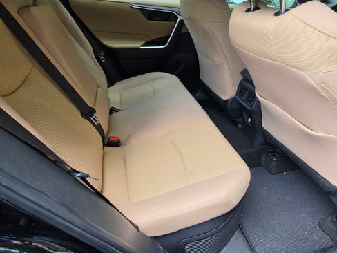 Used 2024 Toyota RAV4 LE AWD/4WD image 8