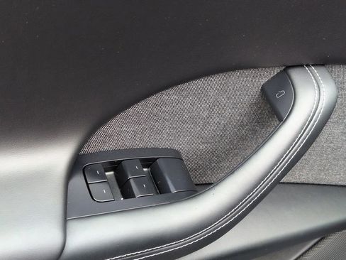 Used 2024 Tesla Model X image 10