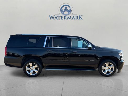 Used 2017 Chevrolet Suburban Premier RWD image 10