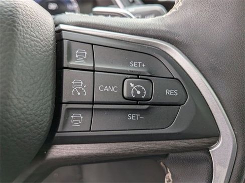 Certified 2024 Jeep Grand Cherokee L Limited w/ Luxury Tech Group II image 21