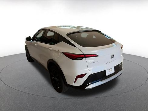 Used 2025 Buick Envista Sport Touring image 11