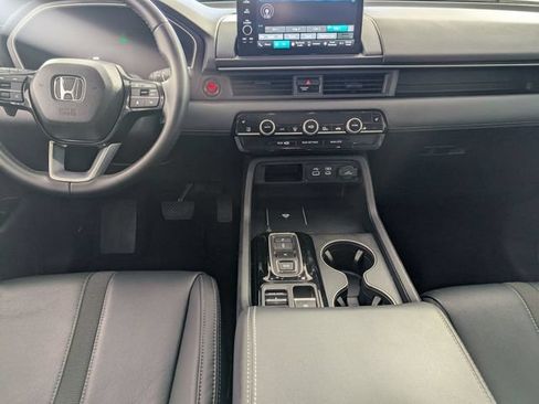 Used 2025 Honda Pilot EX-L image 24