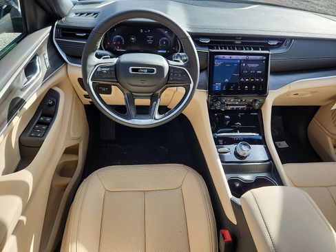 New 2025 Jeep Grand Cherokee L Limited w/ Luxury Tech Group II image 8