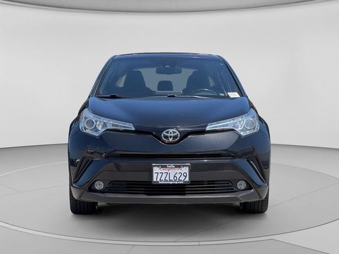 Used 2018 Toyota C-HR XLE FWD image 29