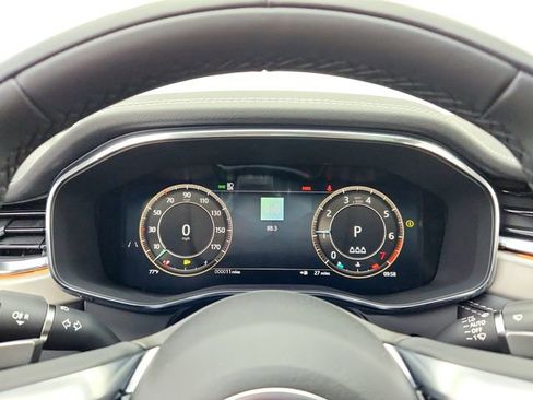 Certified 2025 Jaguar F-PACE R-Dynamic S image 28