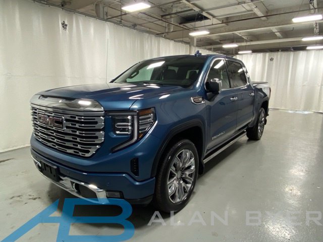 Used 2024 GMC Sierra 1500 Denali w/ Denali Reserve Package AWD/4WD image 1