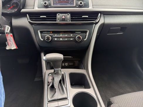 Used 2017 Kia Optima LX image 19