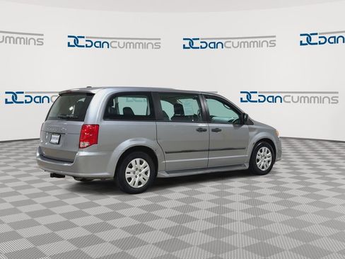 Used 2015 Dodge Grand Caravan American Value Package w/ UConnect Hands-Free Group FWD image 8