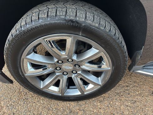 Used 2015 Chevrolet Tahoe LTZ image 12