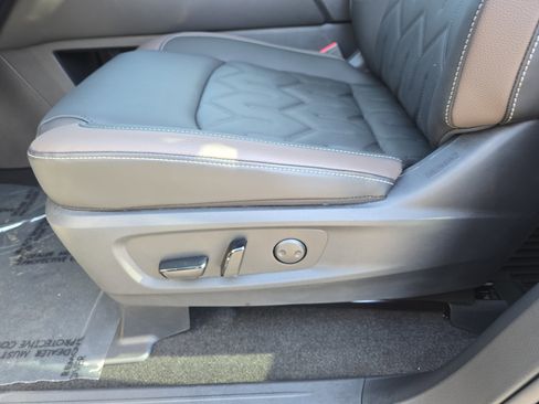 New 2026 Nissan Pathfinder Platinum image 28