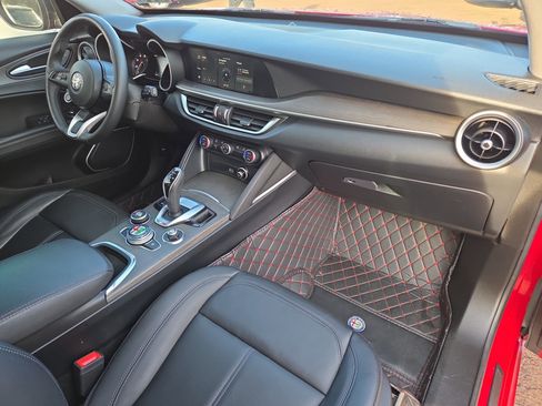 Used 2020 Alfa Romeo Stelvio Ti w/ Nero Edizione image 17