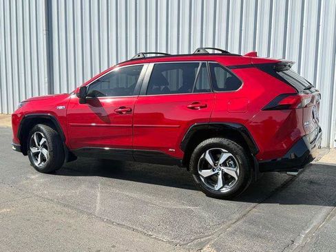 Used 2021 Toyota RAV4 SE w/ Weather & Moonroof Package image 2