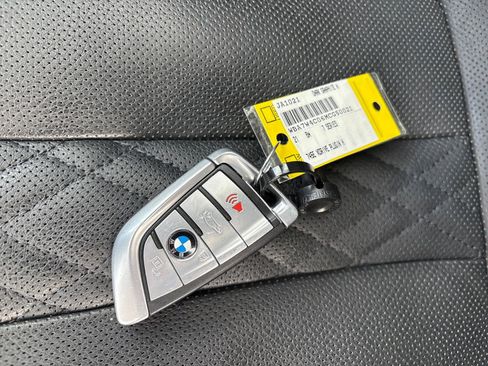 Used 2021 BMW 745e xDrive w/ Luxury Rear Seating Package image 29