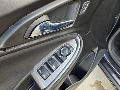 Certified 2022 Chevrolet Malibu LS FWD image 30