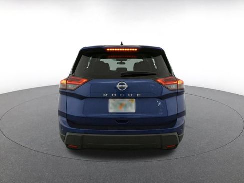 Used 2025 Nissan Rogue SV FWD image 15