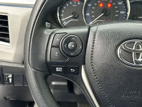 Used 2016 Toyota Corolla LE FWD image 20
