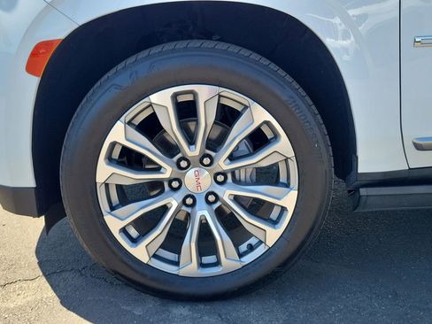 Used 2021 GMC Yukon Denali w/ Denali Premium Package image 33