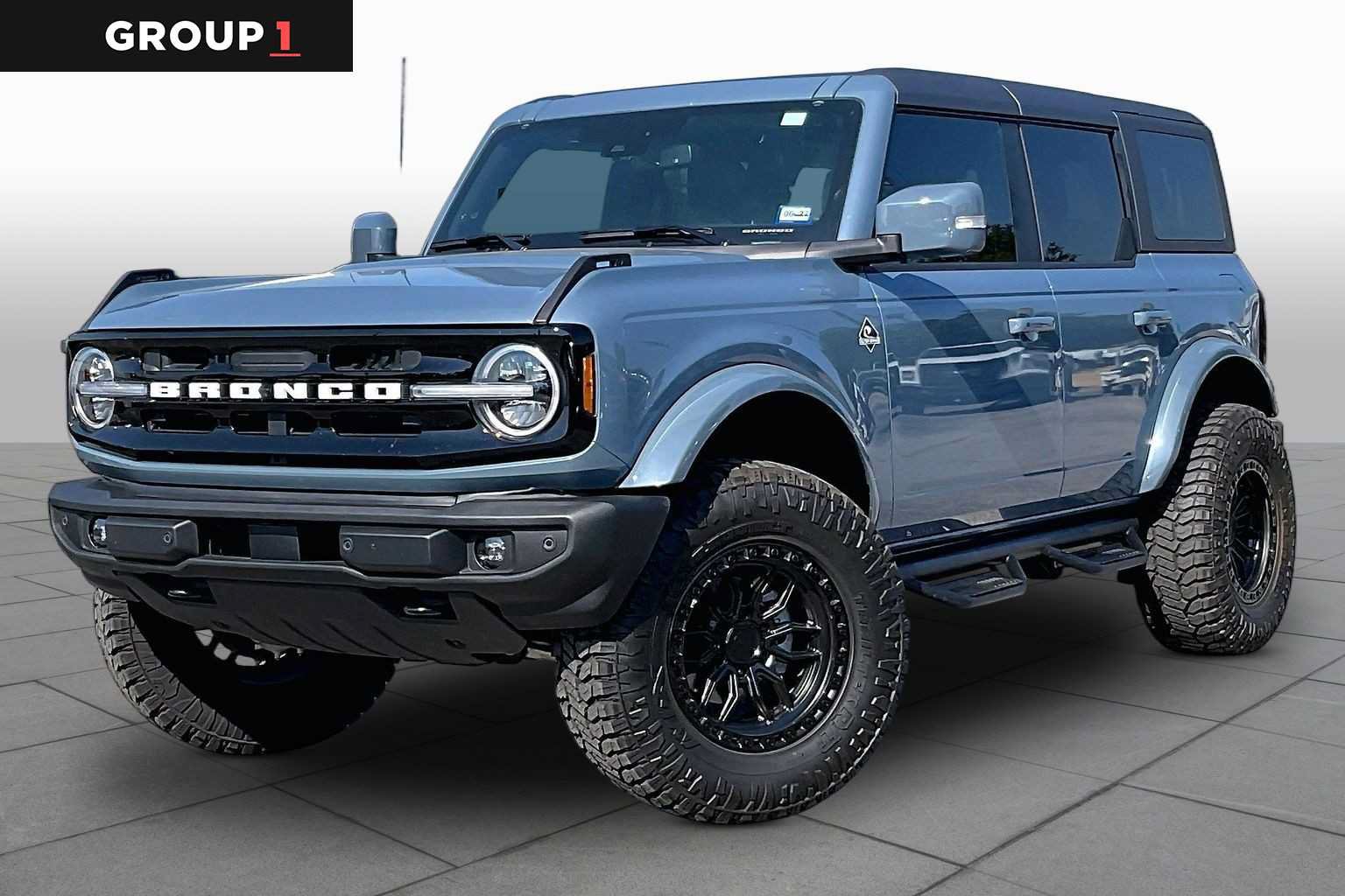 Used 2025 Ford Bronco Outer Banks AWD/4WD image 1