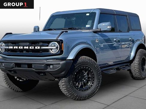 Used 2025 Ford Bronco Outer Banks AWD/4WD image 1