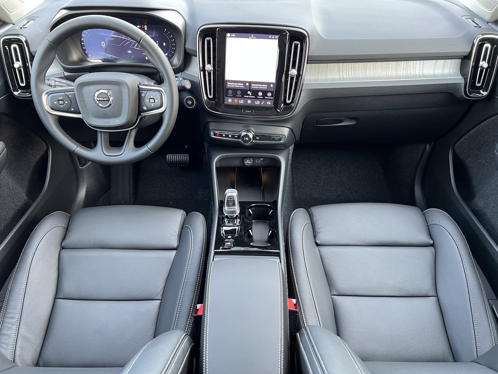 New 2026 Volvo XC40 B5 Plus w/ Protection Package Premier AWD/4WD image 20