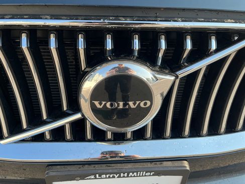 Used 2023 Volvo XC90 B5 Core AWD/4WD image 23