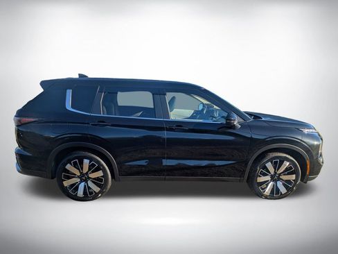 New 2026 Mitsubishi Outlander SE FWD image 2