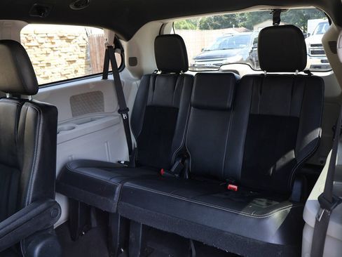 Used 2017 Dodge Grand Caravan SXT FWD image 20