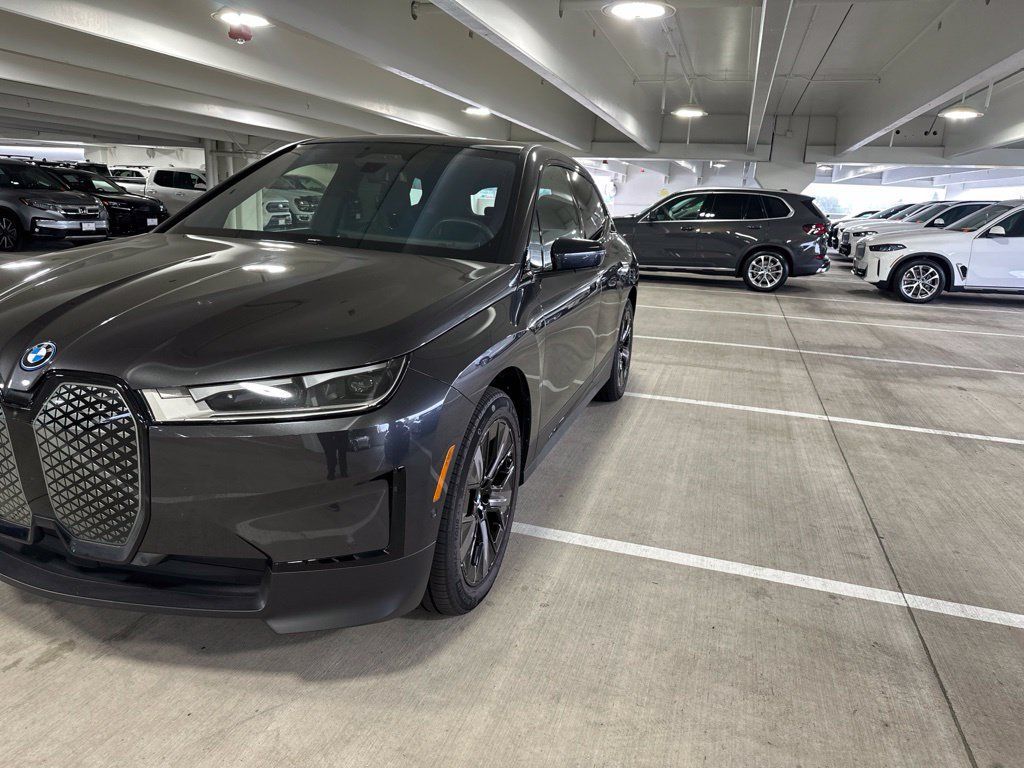 Used 2024 BMW iX xDrive50 w/ Premium Package AWD/4WD image 2