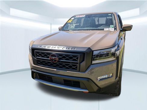 Used 2023 Nissan Frontier Pro-X w/ Pro Convenience Package image 2