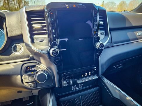 New 2026 RAM 1500 4x4 Crew Cab image 21