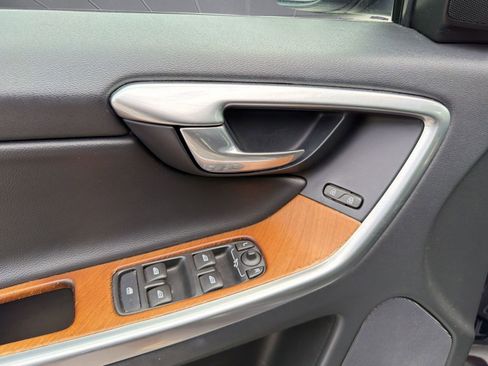 Used 2017 Volvo XC60 T5 Inscription w/ Preferred Option Package AWD/4WD image 12