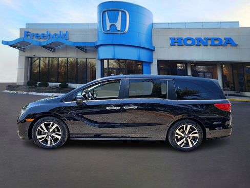 Certified 2023 Honda Odyssey Touring image 4