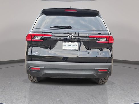 Used 2025 Toyota Grand Highlander AWD image 7