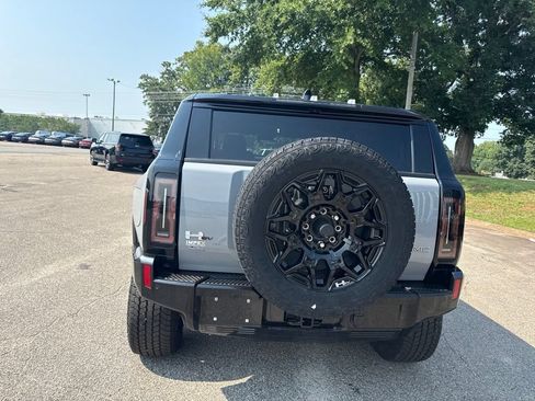 Used 2025 GMC Hummer EV 2X AWD/4WD image 4