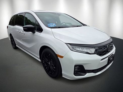 Used 2025 Honda Odyssey Sport-L image 3