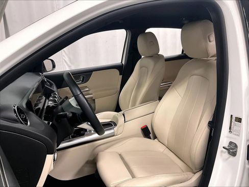 Used 2025 Mercedes-Benz GLA 250 4MATIC image 10